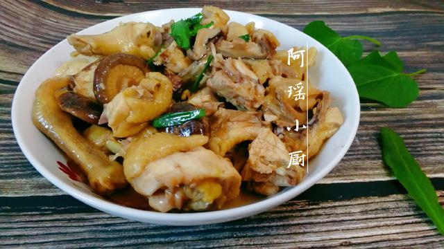 愛吃雞肉的要收藏，簡單一做，雞肉嫩滑，原汁原味，一頓1隻雞！