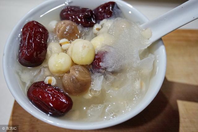 臉色暗黃要食療，多吃做五種粥