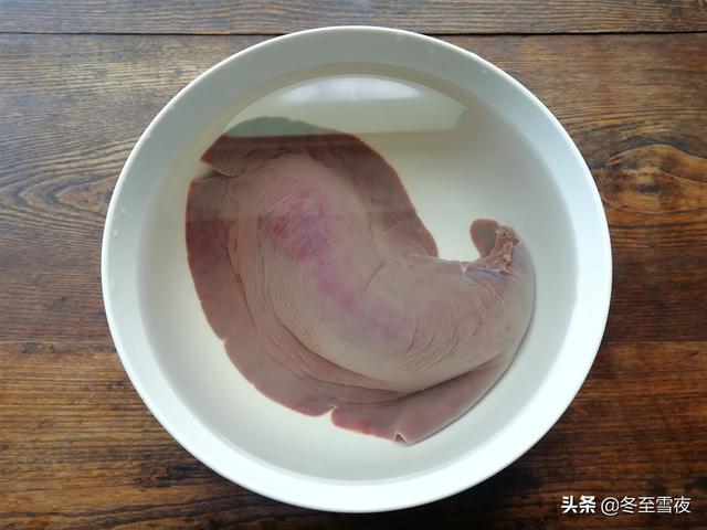 教你做豬肝的小竅門，做出的豬肝滑嫩不腥，不老不柴，健康吃法