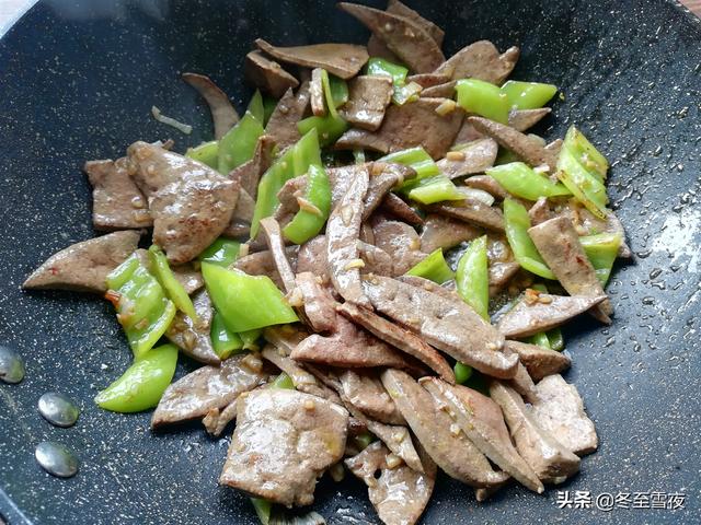教你做豬肝的小竅門，做出的豬肝滑嫩不腥，不老不柴，健康吃法