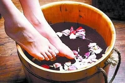 蒲公英被稱為「藥草皇后」，可經常用它泡腳，對身體有哪些好處？