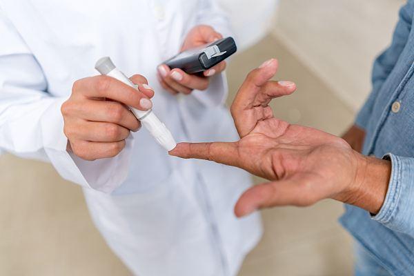 蒲公英被稱為「藥草皇后」，可經常用它泡腳，對身體有哪些好處？