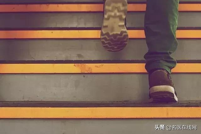 血管堵塞，身上3處會痛，日常堅持這4點，疏通血管保健康