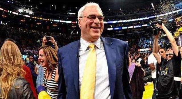 NBA裡五大經典戰術：三角進攻僅第四，排名第一的簡直太無解！