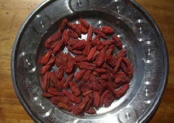 總是腰酸還睡不好？中醫告訴我一秘方，連喝幾天之後，治腰酸、失眠，肝腎一起補好