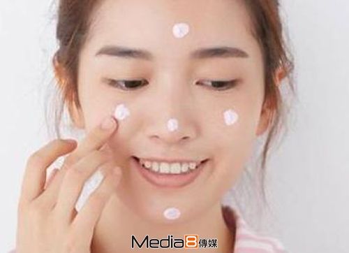 凡士林也開外掛 ! 10種超乎想像的使用法讓人再也離不開啦 !