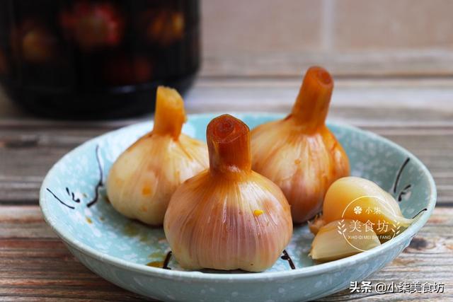 大蒜這樣做好吃不辣，配方全告訴你，15天就可以吃了，清脆爽口