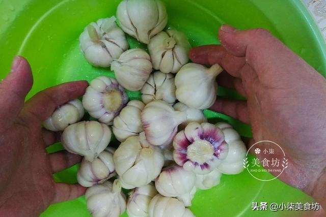 大蒜這樣做好吃不辣，配方全告訴你，15天就可以吃了，清脆爽口