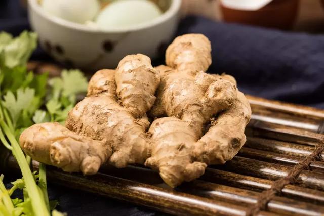 夏天到，要吃薑！補陽氣、祛寒濕，好處多到數不清，現在吃最合適