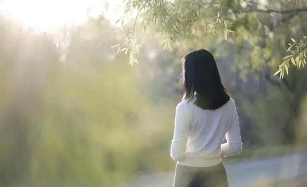 老公支持我與公婆決裂，卻背著我給他們花錢，我要不要繼續裝傻？
