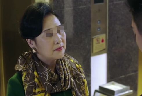 22歲小伙愛上47歲大媽，結婚一年，大媽卻慘不忍睹，尋求離婚
