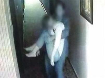 17歲女生欠債10萬，多次抵債後報警，女生：他太頻繁了！
