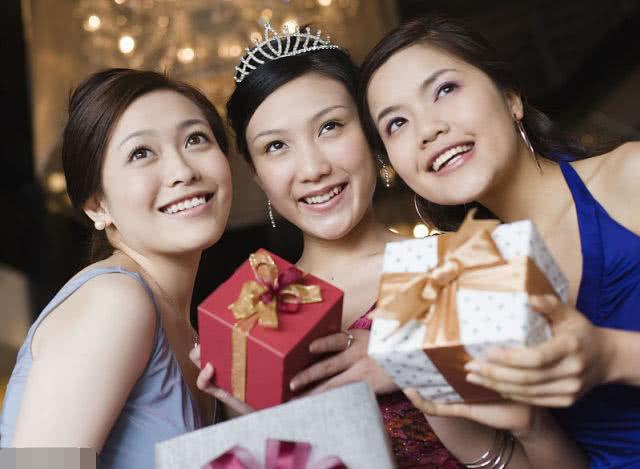 「媽，我要買房」，「女孩子買什麼房，買房的錢給你哥娶媳婦吧」