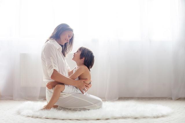 「媽媽總凶我，但我從沒想過換媽媽」：孩子多愛你，你永遠不知道
