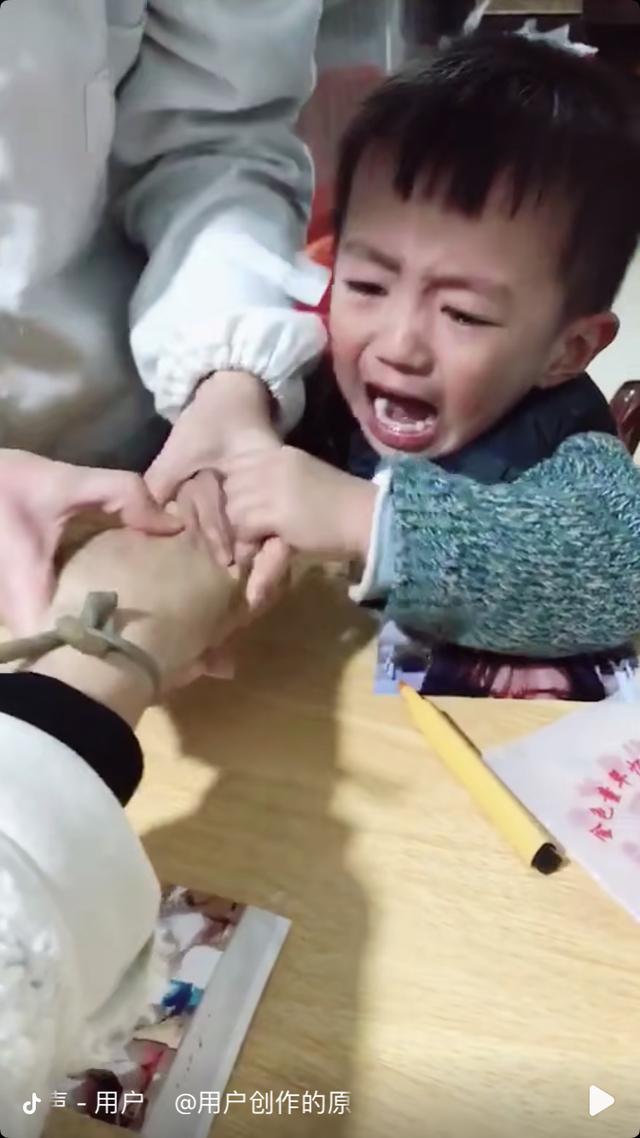 「媽媽總凶我，但我從沒想過換媽媽」：孩子多愛你，你永遠不知道