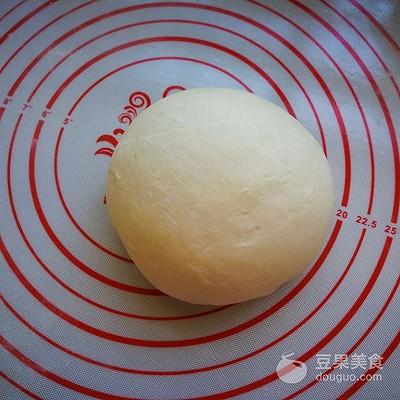 向日葵豆沙包的做法。