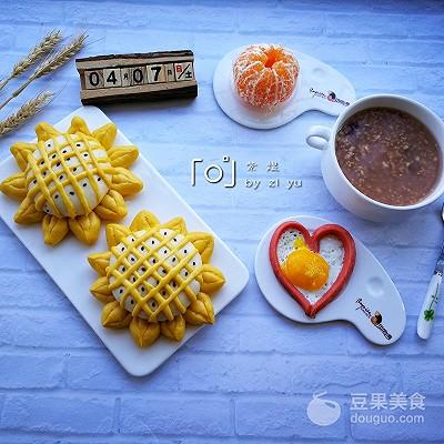 向日葵豆沙包的做法。