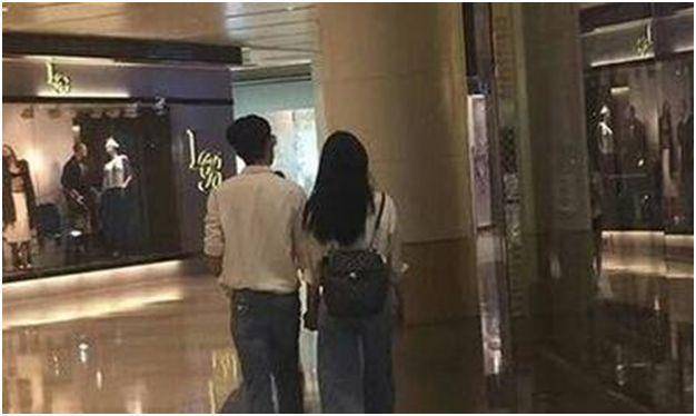 為給兒子結婚，母親進城當月嫂，商場見到一個熟悉的身影，她愣了