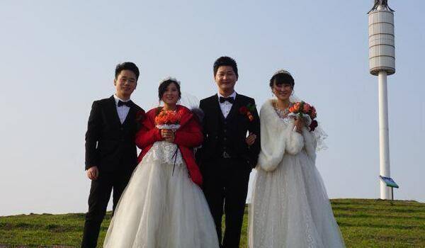 為給兒子結婚，母親進城當月嫂，商場見到一個熟悉的身影，她愣了