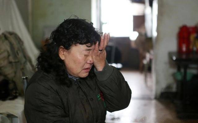 女友家窮母親逼我分手，遠房親戚來家一趟，母親讓我抓緊求婚