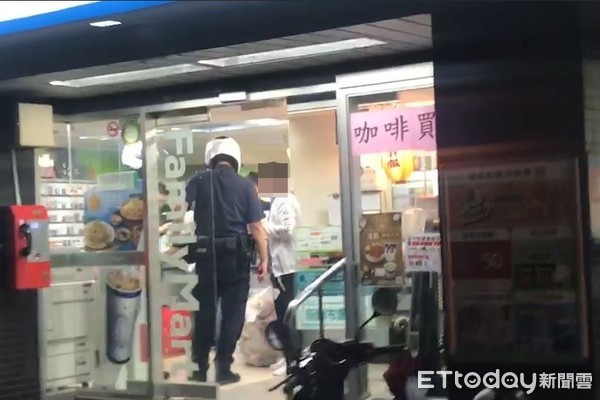 9歲男童拿壓歲錢「1萬元全買遊戲點數」　媽媽氣歪衝超商「哭嗆是店員的錯」：你的心太黑了 