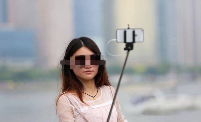 婆婆生病我好心接來照料，隨手打開朋友圈後，老公下逐客令