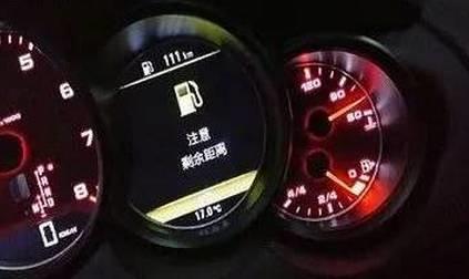 油箱見底才打油，小心你的錢包亮紅燈！這樣做會出乎預料的損壞車內零件