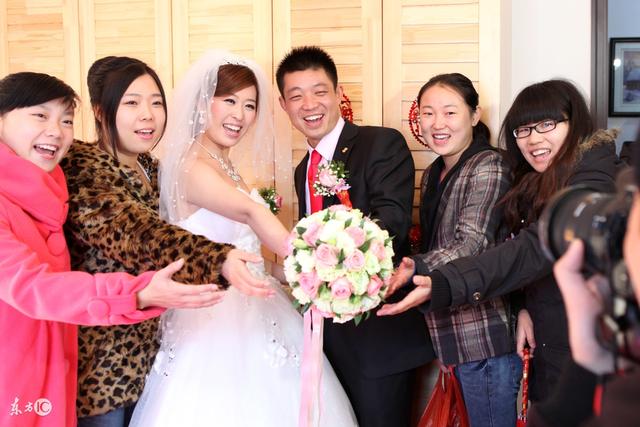 「如果重來，你會跟我結婚嗎」「對不起，幸好沒嫁給你」