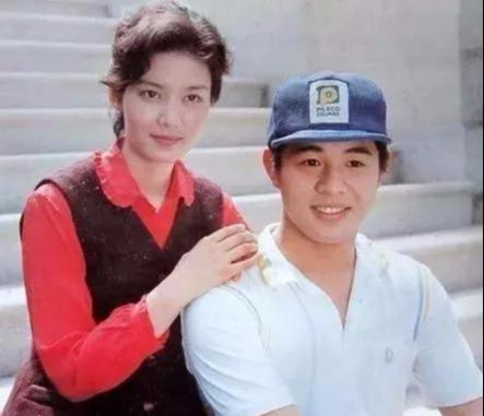 八九十年代明星大腕兒照片，個個青澀純真，你能認出幾個？