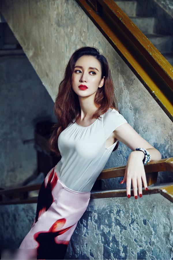 她為拍戲隱瞞懷孕，沙漠高強度工作導致胎死腹中，網友：值得嗎