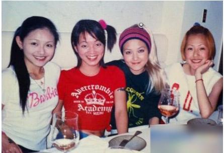 「七仙女姐妹團」各女星青澀照，初中時的吳佩慈清純指數爆棚！