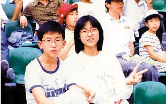 「七仙女姐妹團」各女星青澀照，初中時的吳佩慈清純指數爆棚！