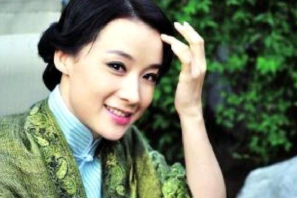 三十年河東三十年河西，曾經楊冪給她做配角今楊冪大火她退出圈子