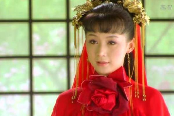 三十年河東三十年河西，曾經楊冪給她做配角今楊冪大火她退出圈子