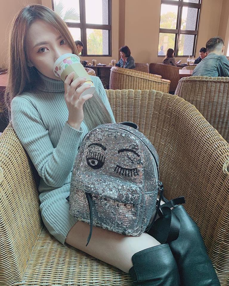焦點完全模糊！長髮正妹「VivianLiao」吃火鍋讓人視線盯著猛看