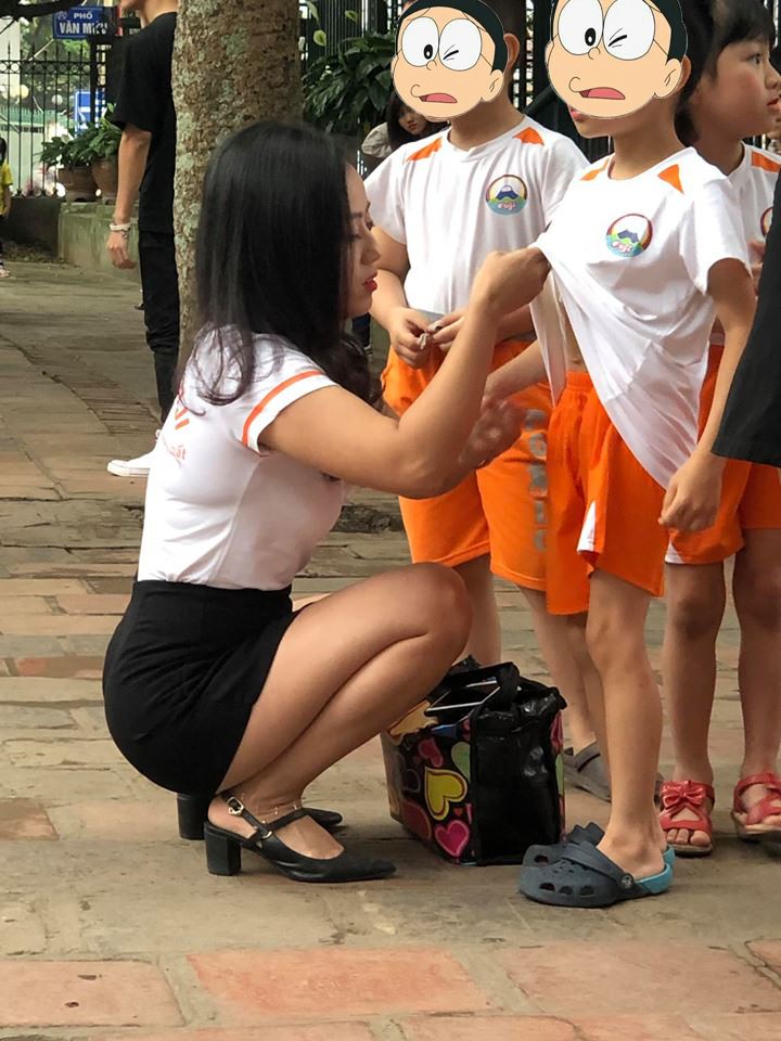 正妹幼稚園老師身材超夢幻，地方爸爸暴動搶接送上學！