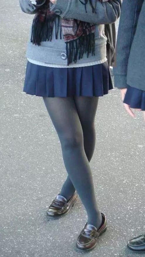 日本女高中生的裙子到底有多短？最後一張，叫人受不了啊！！