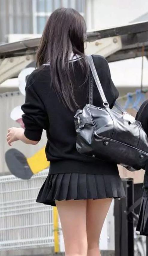 日本女高中生的裙子到底有多短？最後一張，叫人受不了啊！！
