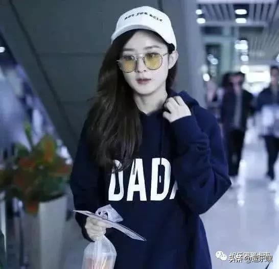 趙麗穎產後首現身，身材走樣，確認過眼神，是生過孩子的人！