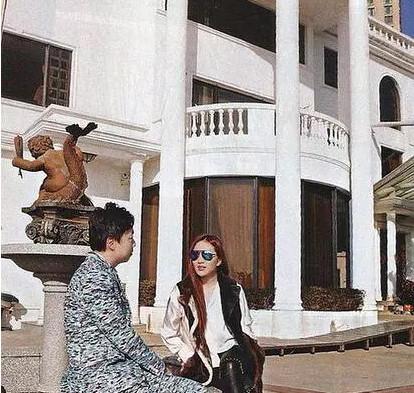 賭王妻子團豪宅：大房豪宅16億，三房僅1.6億，四房住皇宮！