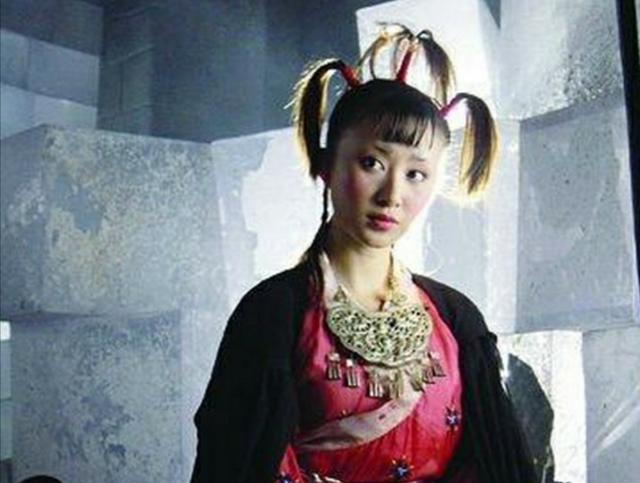 兩姐妹都是童星出道87年的姐姐完全不輸98年的妹妹，基因強大