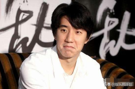 房祖名發文支持妹妹吳卓林，就差父親成龍來表態了！