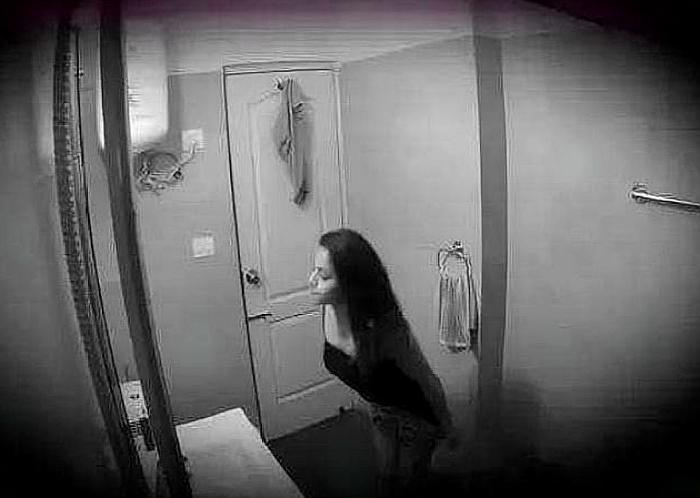女前臺離職後才敢透露：情侶入住酒店，最好拔掉這個「電器」插頭