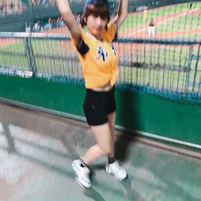 女神「峮峮」再度讓鄉民嘆為觀止！