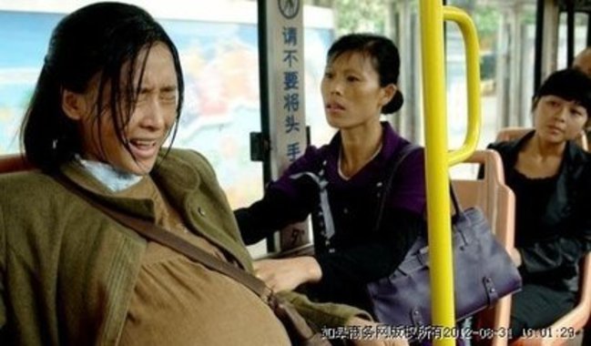 算命說時辰未到！她硬撐17小時「羊水流乾」堅信女兒公主命　狂拖時間「孩子出來後」醫生秒傻眼 