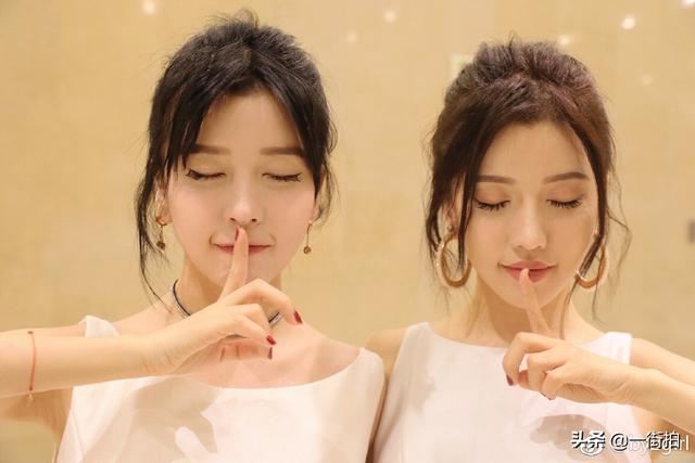 最美雙胞胎by2現身，短上衣秀腹肌，網友：名品身材！