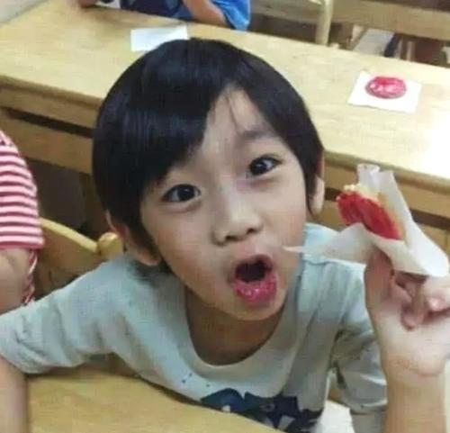 Kimi長大了，大眼睛長睫毛也拯救不了顏值，浪費了林志穎的好基因