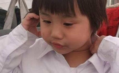 Kimi長大了，大眼睛長睫毛也拯救不了顏值，浪費了林志穎的好基因