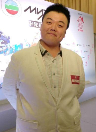 老婆早產大量失血切子宮保命！47歲知名男星：寶寶出生只有1.9磅！