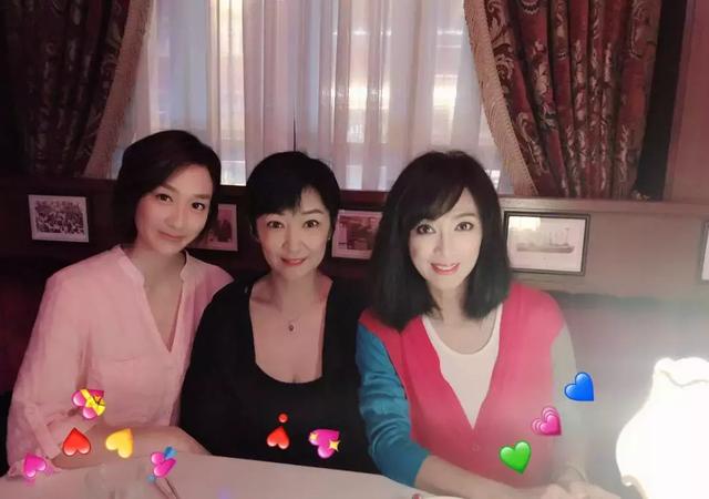 米雪跟妹妹「李莫愁」合影顯年輕，她跟男友相愛26年終是有緣無份